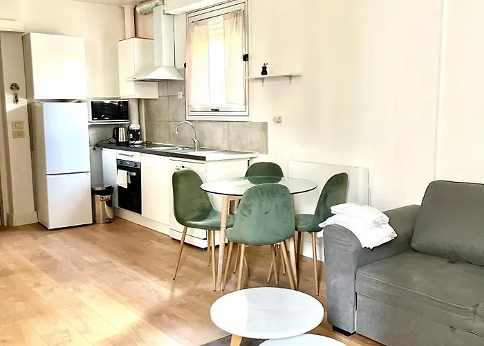 Appartement Carré Or Avec Balcon *