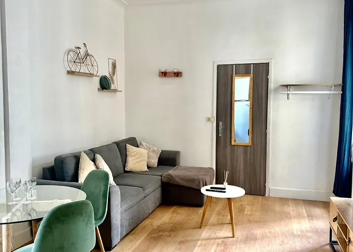 Appartement Carré Or Avec Balcon Nice